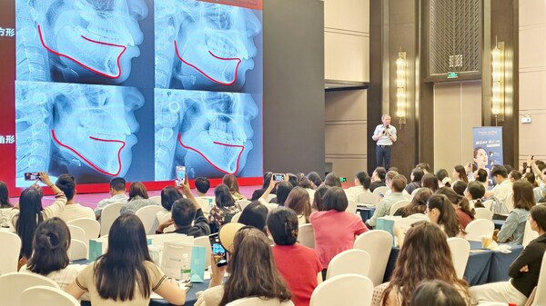 澳洲牙醫於昆明全球研討會力薦Smartee下頜前導技術