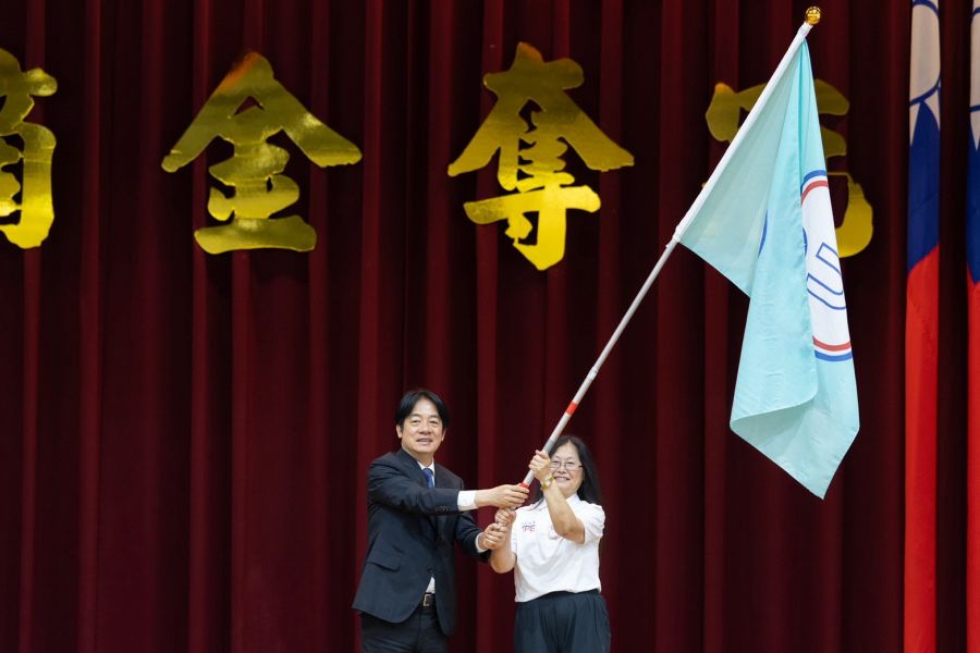 賴清德總統授旗萊茵魯爾世大運代表團 市長陳其邁陪同期許旗開得勝