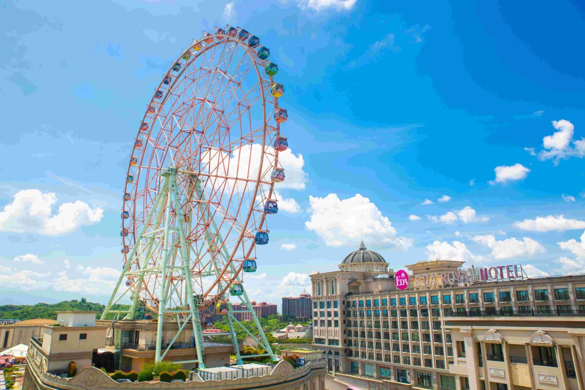 ▲義大皇家酒店是全台唯一結合休閒度假飯店、大型購物商場、主題遊樂園的多元化渡假勝地,擁有戶外滑水道、戲水池、SPA水療等豐富設施。