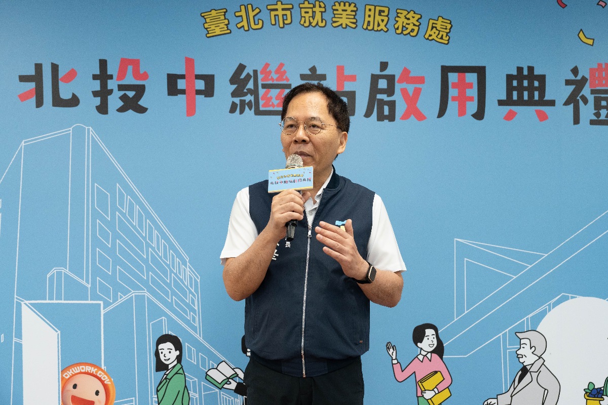 暖心故事有洋蔥 北投就服站搬家了 勞動局:服務升級不打烊 2 ▲臺北市政府勞動局長王秋冬帶領團隊,展現服務再升級不打烊。(圖/臺北市就業服務處提供)