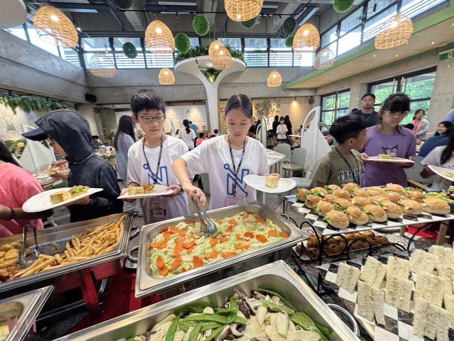台灣930名偏鄉學生學習狀態曝光 東海、游榮吉、中市府數位局啟動AI教育支持 - https://www.watchmedia01.com