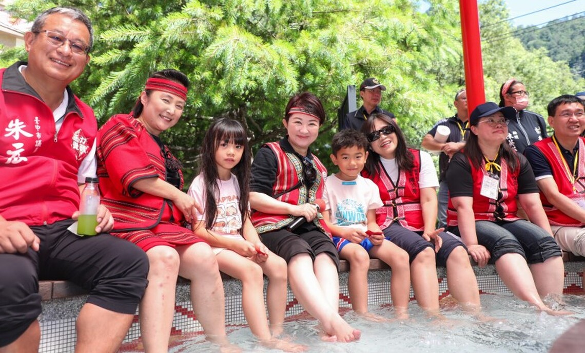 提升溫泉觀光魅力！中市和平谷關溫泉廣場泡腳池整修完工再出發