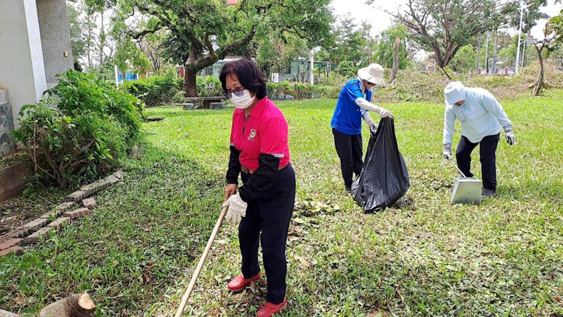 發揮「日行一善、服務為榮」的精神 嘉市童軍協助颱風後場地修復
