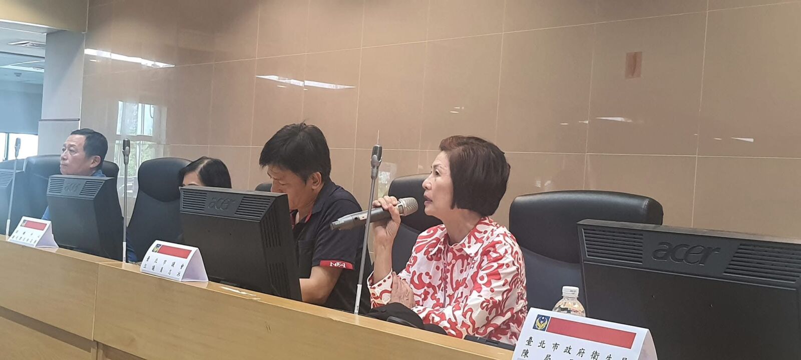 電費亂象重現 汪志冰批:新版租約5成不合格 246 電費亂象重現 汪志冰批:新版租約5成不合格 245