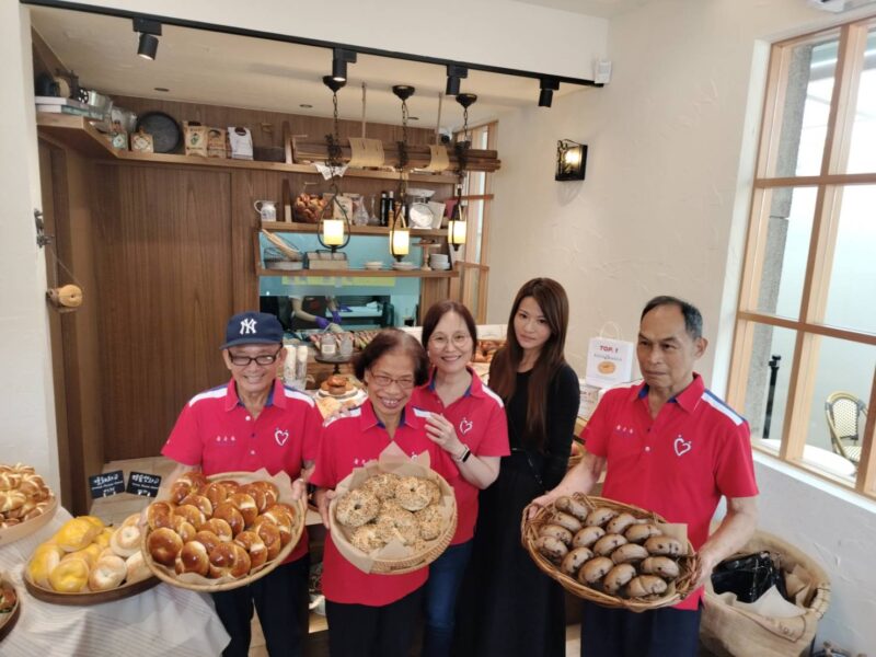 圖文：貝果專賣店結合終身學習協會 本週華麗登場。