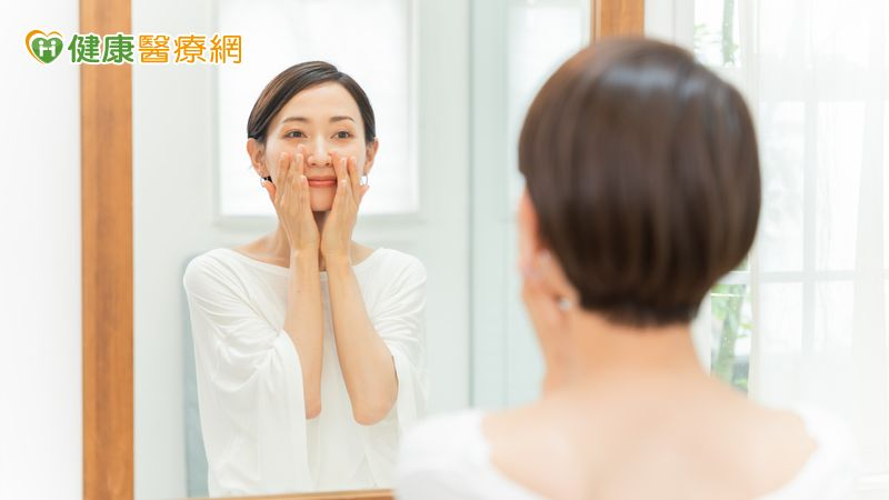 「臉部瑜伽」真的能瘦臉、抗老?皮膚醫來解答 想每天做應避開1脆弱部位