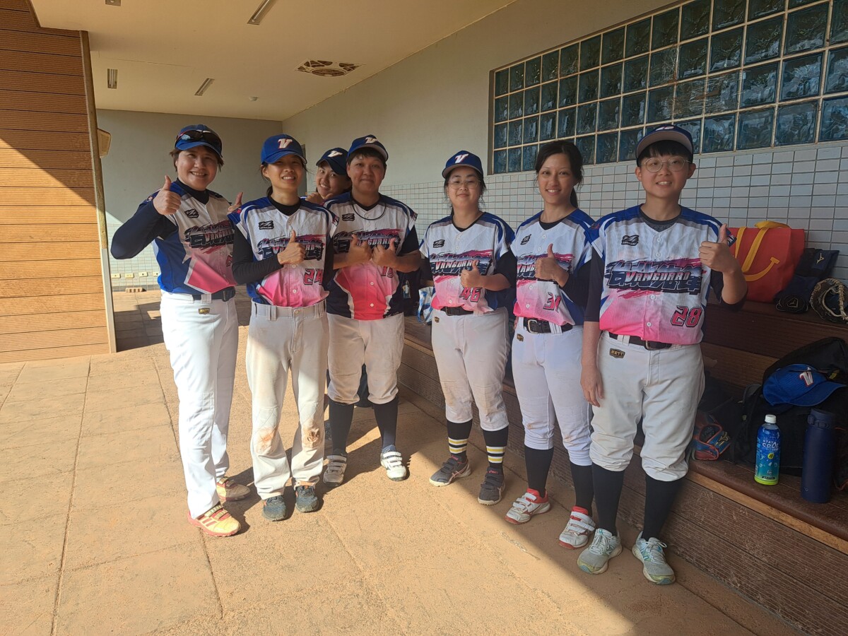 散發著青春與活力就是台北先鋒女子棒球隊的最佳寫照。(記者郭晉嘉拍攝)。