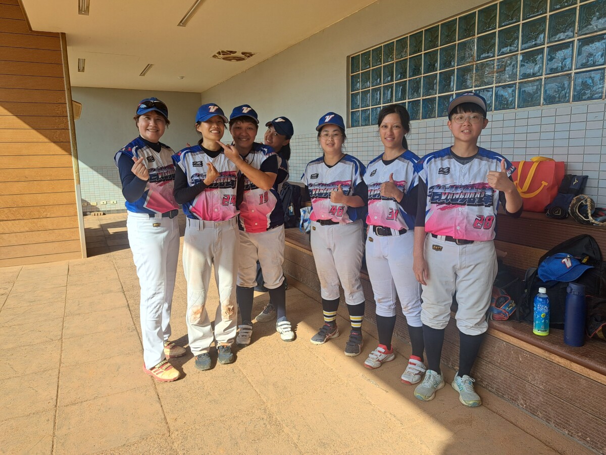 台北先鋒隊的選手們表示，勝負是棒球的一部分但團隊的凝聚力更是她們打棒球的最高宗旨。(記者郭晉嘉拍攝)。