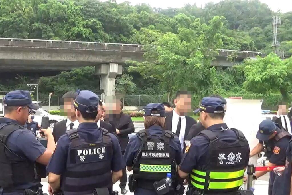 防制幫派公祭滋事 大安優勢警力強勢執法 4 MEITU 20250713 094532622