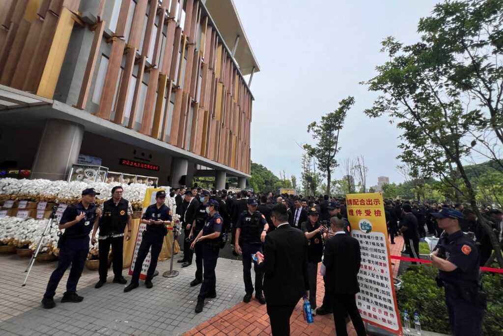 防制幫派公祭滋事 大安優勢警力強勢執法 5 MEITU 20250713 094551923