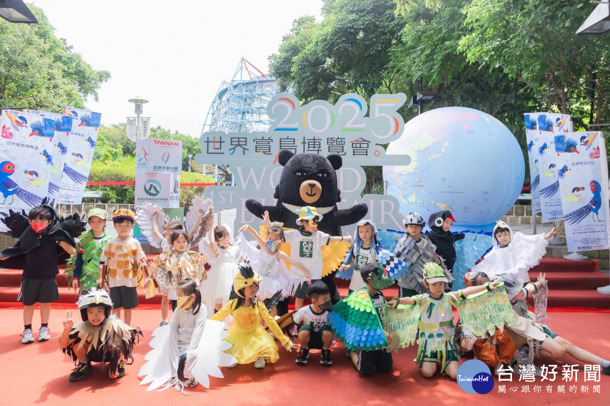 幼兒園變裝走秀合影。