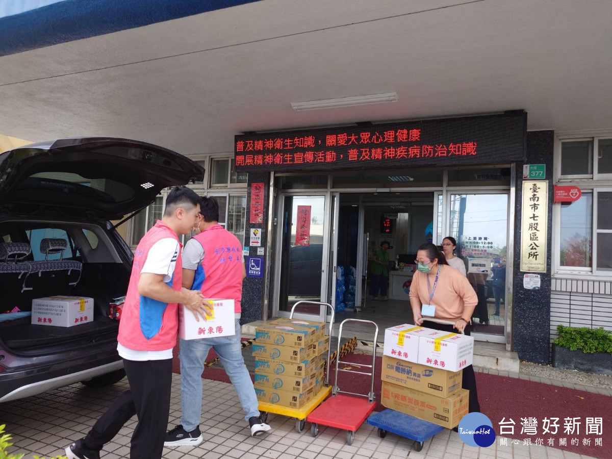 彰化縣府整合資源,前進台南七股救災。圖/彰化縣政府提供