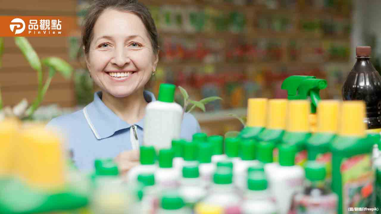 女進店裡買農藥!老闆看手上「1細節」苦勸救下她