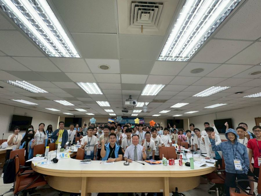 ▲114年國中組南區資優學生營隊大合照。