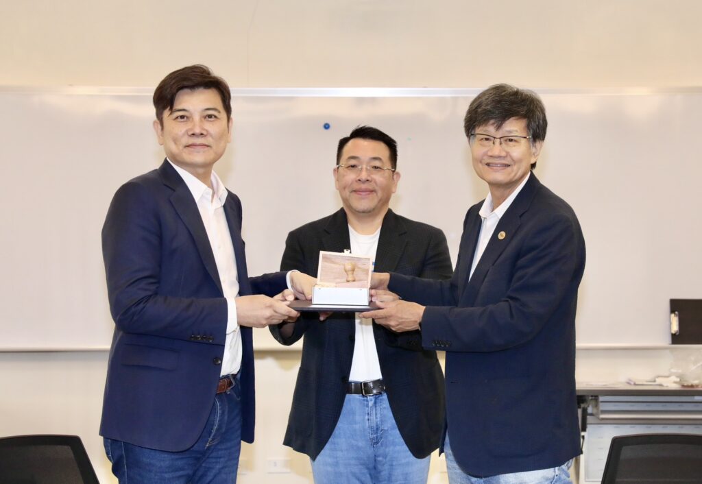 數位經濟暨產業發展協會第七屆理監事改選 資策會人工智慧研究院院長戴偉峻高票當選理事長