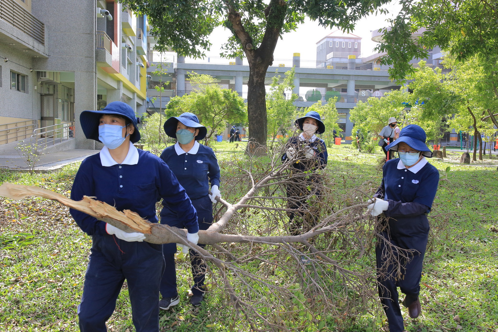 (有影片)/彰化慈濟志工馳援嘉義災區 協助校園清掃恢復上課環境 - https://www.watchmedia01.com