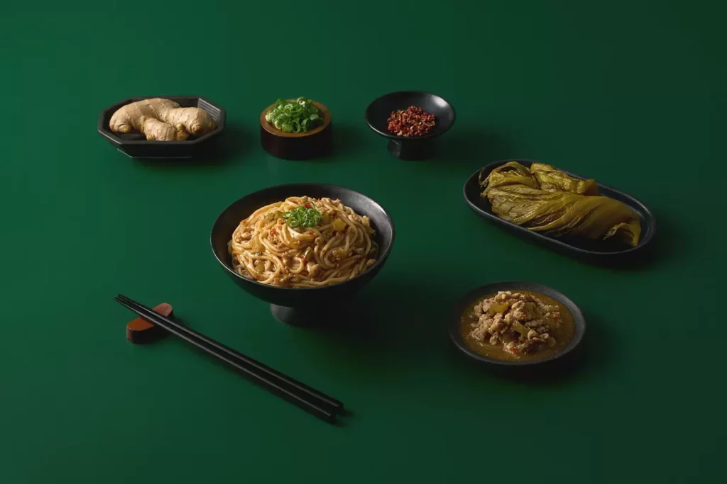 台灣全新常溫調理品牌 HōSSET 虎勢正式登場,首波推出豬肉乾拌系列,搶先亮相兩款獨家研發口味新品「豬肉蒜香」、「豬肉酸菜」