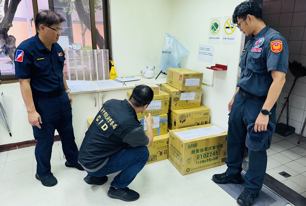 ▲圖說:銷燬毒品前,中市警局會同督察與政風人員,嚴謹逐一清點、封緘欲銷燬毒品 (圖/台中市政府 提供)