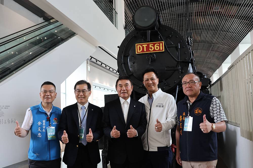 余文忠規劃共享停車促觀光 鍾東錦肯定人潮帶動後火車站商機 208 余文忠規劃共享停車促觀光 鍾東錦肯定人潮帶動後火車站商機 207