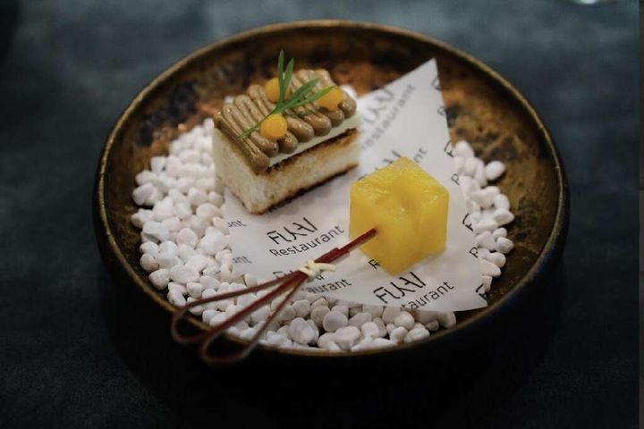 甜點「放縱」結合台南特產水果與南洋風味。 圖:FUKAI/提供