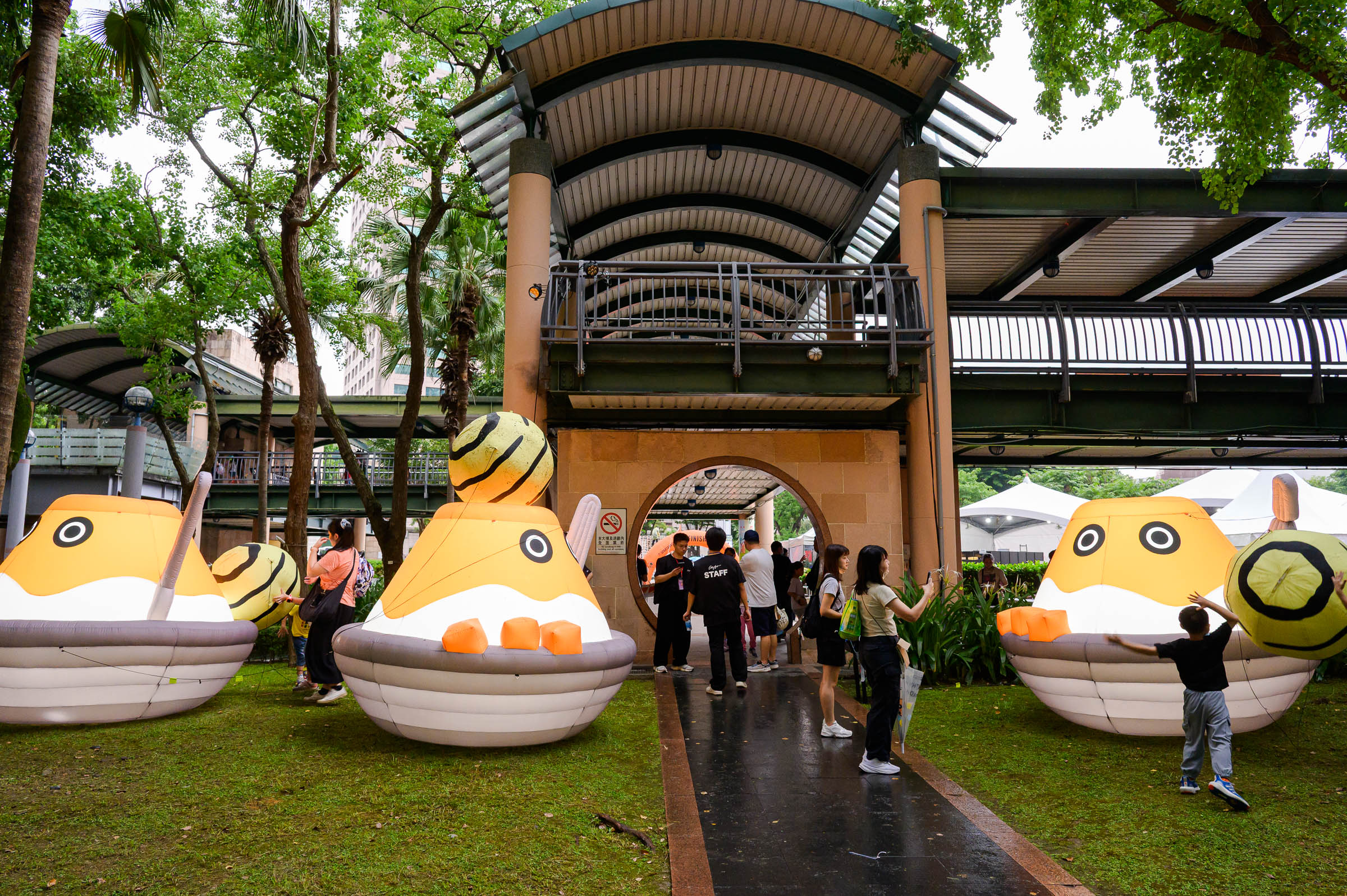 仿生獸現身市民廣場!新北兒藝節「精靈谷」打造怪獸藝術樂園 - https://www.watchmedia01.com