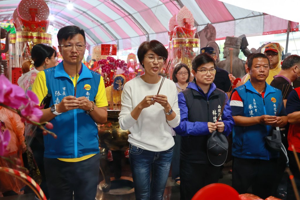 南投城隍遶境風雨無阻 國際陣頭進駐廟會熱鬧登場