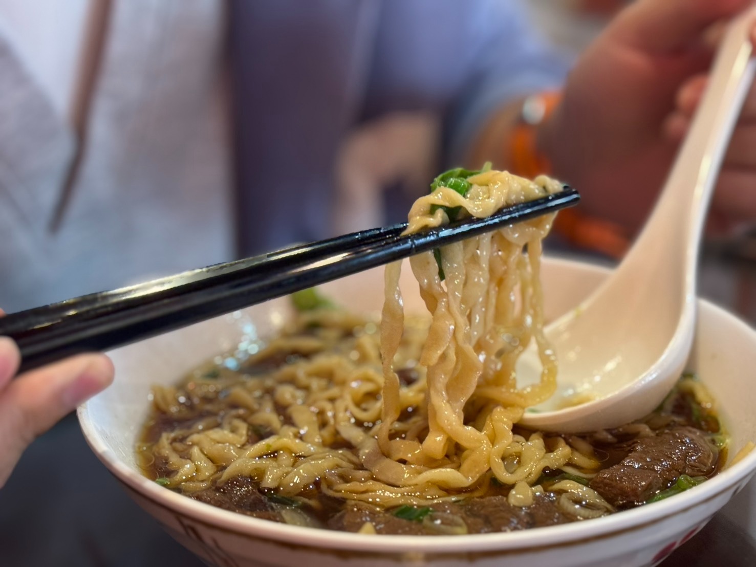 高雄限定！這碗牛肉麵太狂了　連送7天免費100碗　快揪朋友衝一波
