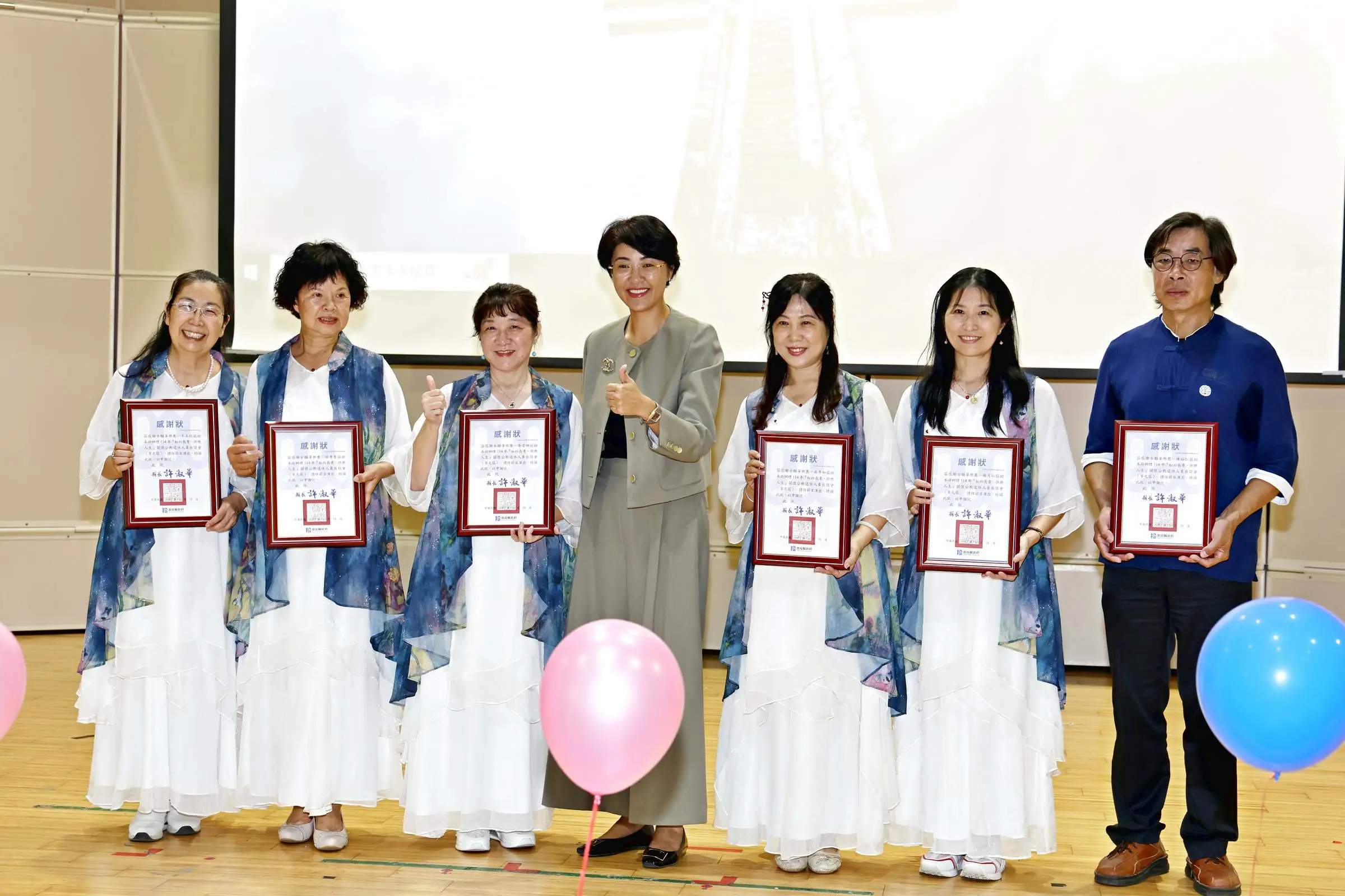草屯場關懷退休公教人員座談會-人氣旺許縣長到場祝福