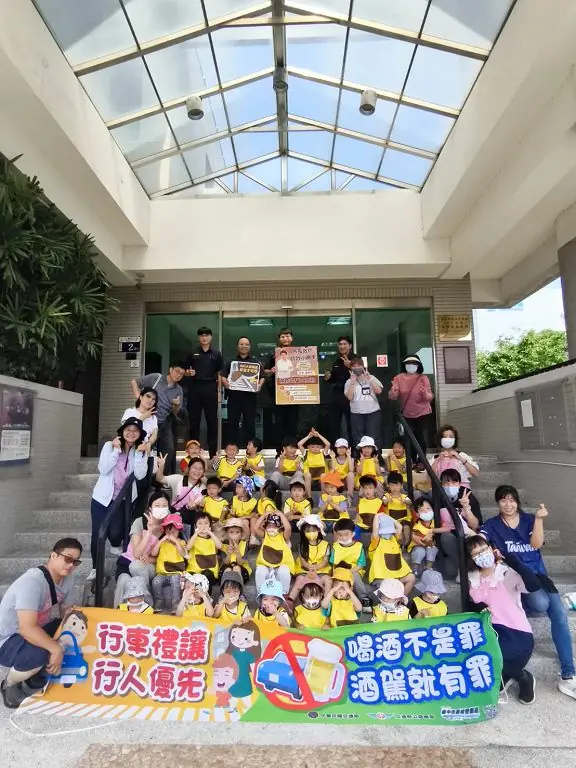 幼兒園童大陣仗進派出所-家長緊張真相曝光:不是闖禍是圓夢