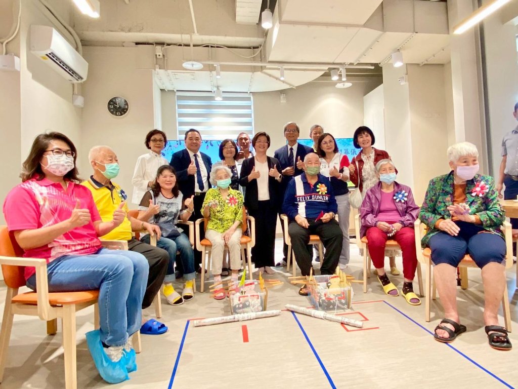 秀傳醫療體系第八家日照中心「大城秀和苑」開幕 彰化長者樂享活力復能新天地