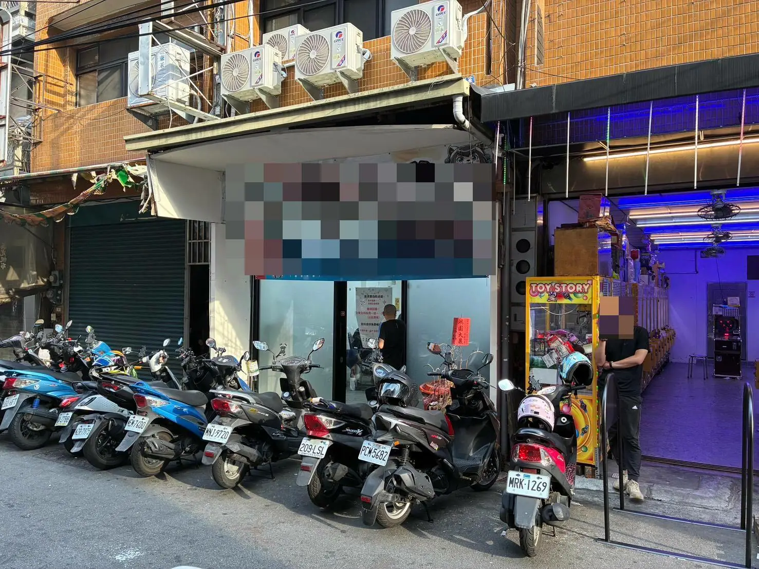 這間無人店有詭-警掀學區黑暗角落怒斷水電藏