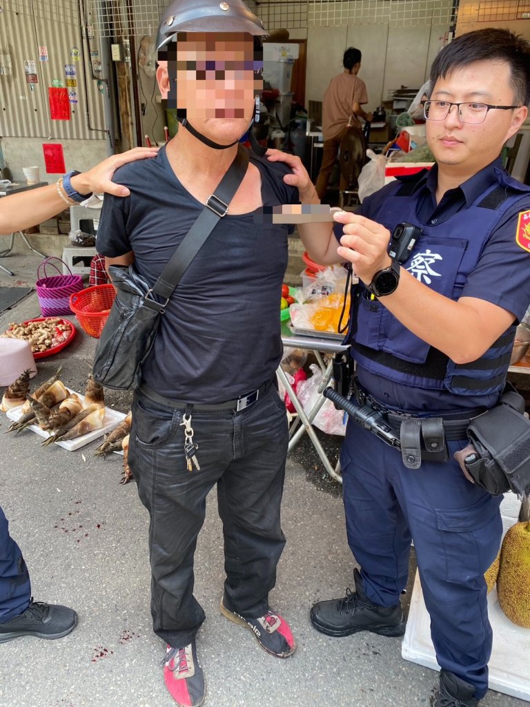 中埔鄉市場內驚傳揮刀砍人!- 警方迅速到場逮捕兇嫌