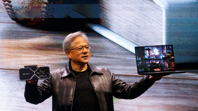 黃仁勳警告AI淘汰潮：「不是AI搶工作，是你沒想法」！三種人將首當其衝