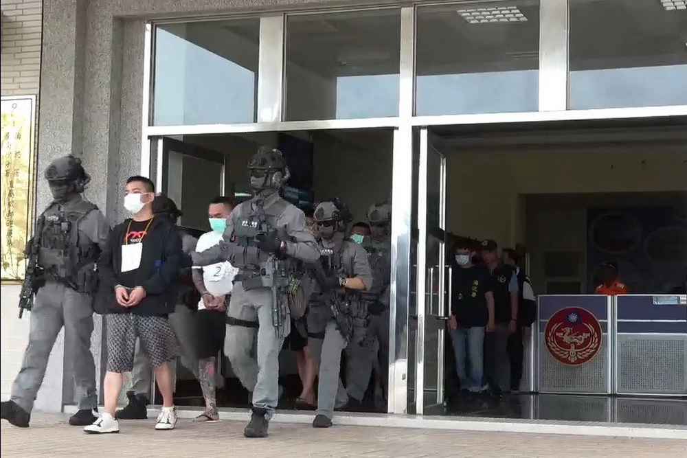 偷渡通緝犯出境 屏檢起訴8人蛇、10偷渡客 266 偷渡通緝犯出境 屏檢起訴8人蛇、10偷渡客 265