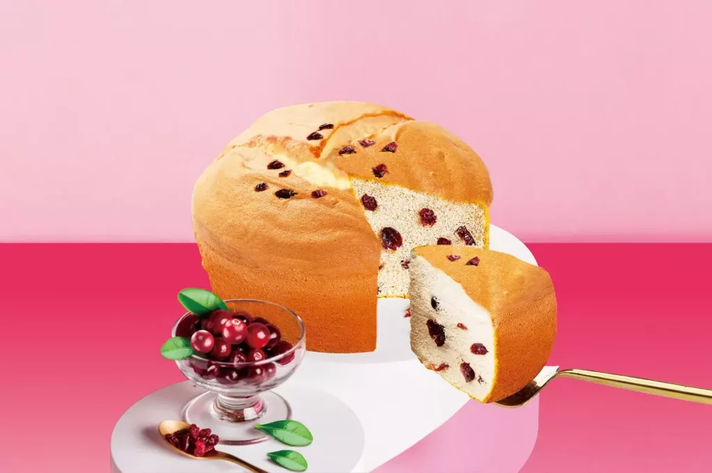 春上布丁蛋糕今夏首度推出季節限定新品「蔓越莓蛋糕」全台限量2萬顆。圖/春上布丁蛋糕提供