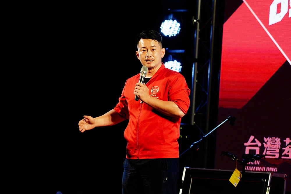 李柏毅臉好腫!拿弱勢辯護普發現金 陳柏惟舉一例批違憲 204 李柏毅臉好腫!拿弱勢辯護普發現金 陳柏惟舉一例批違憲 203