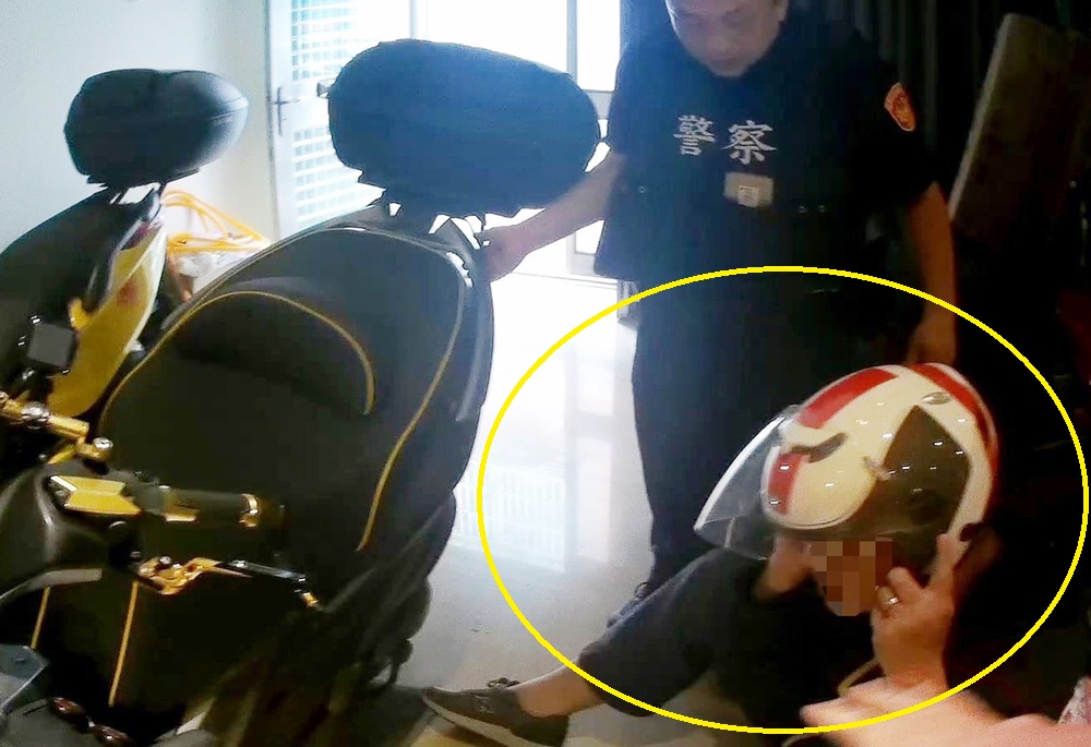 300公斤重機壓身腳踝骨折 桃園男困客廳哀嚎警即刻救援 214 248250717a03