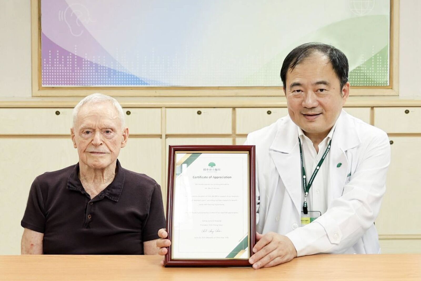 暖!落腳台灣半世紀 美籍男「想回饋」捐國泰醫院500萬做這事 212 暖!落腳台灣半世紀 美籍男「想回饋」捐國泰醫院500萬做這事 211