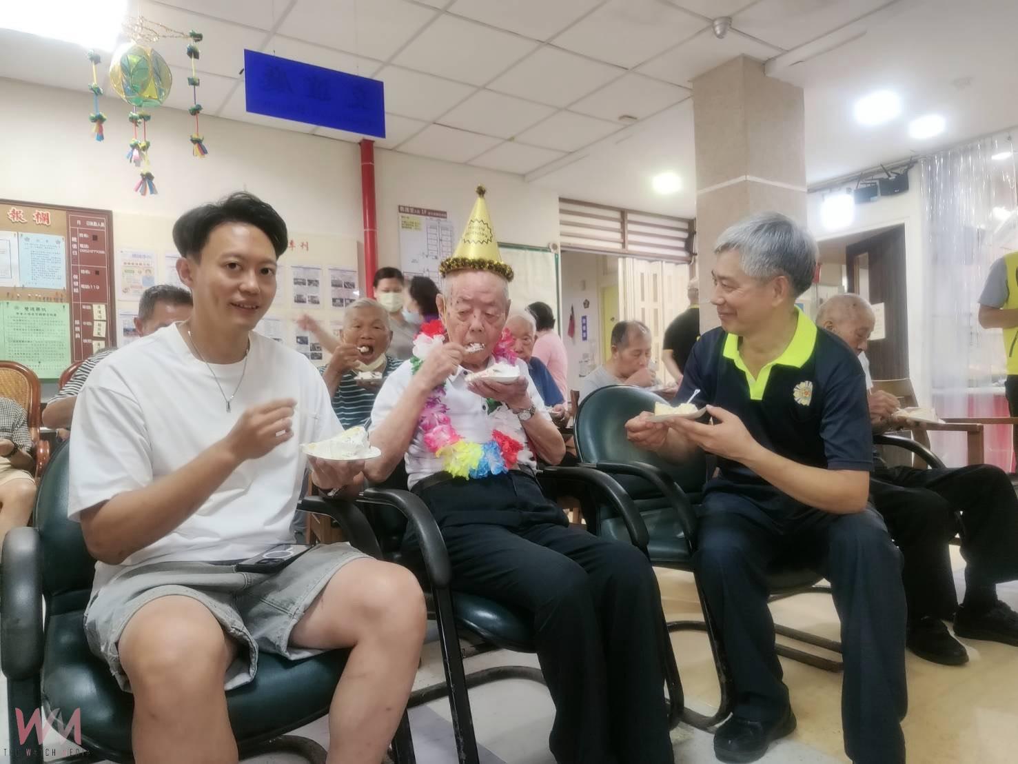 百歲人生傳奇!榮民朱建民壽誕歡慶 中彰榮家獻上滿滿祝福 - https://www.watchmedia01.com