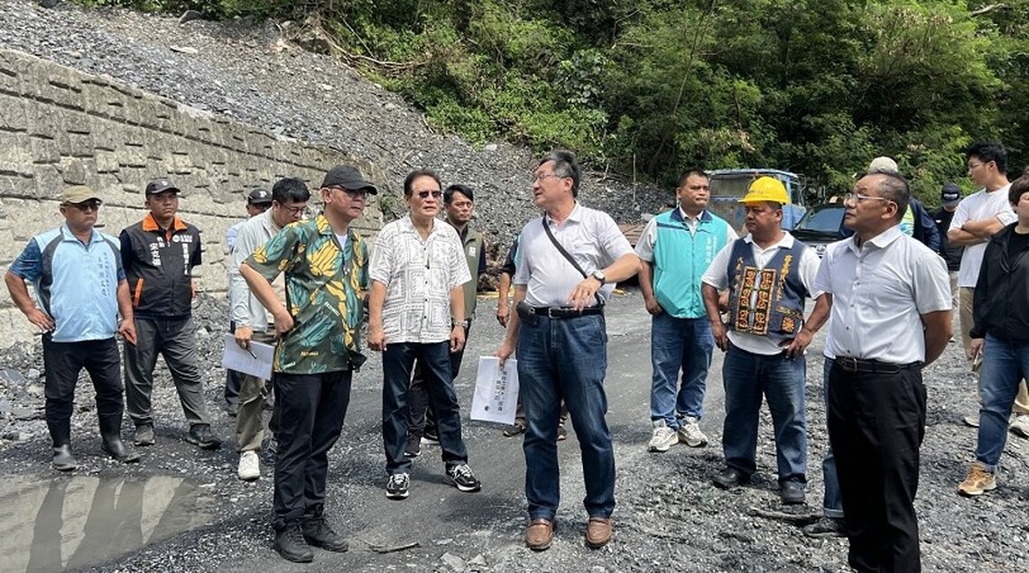 原民會主委曾智勇會勘屏東縣霧臺鄉、三地門鄉災害復建與重大建設需求