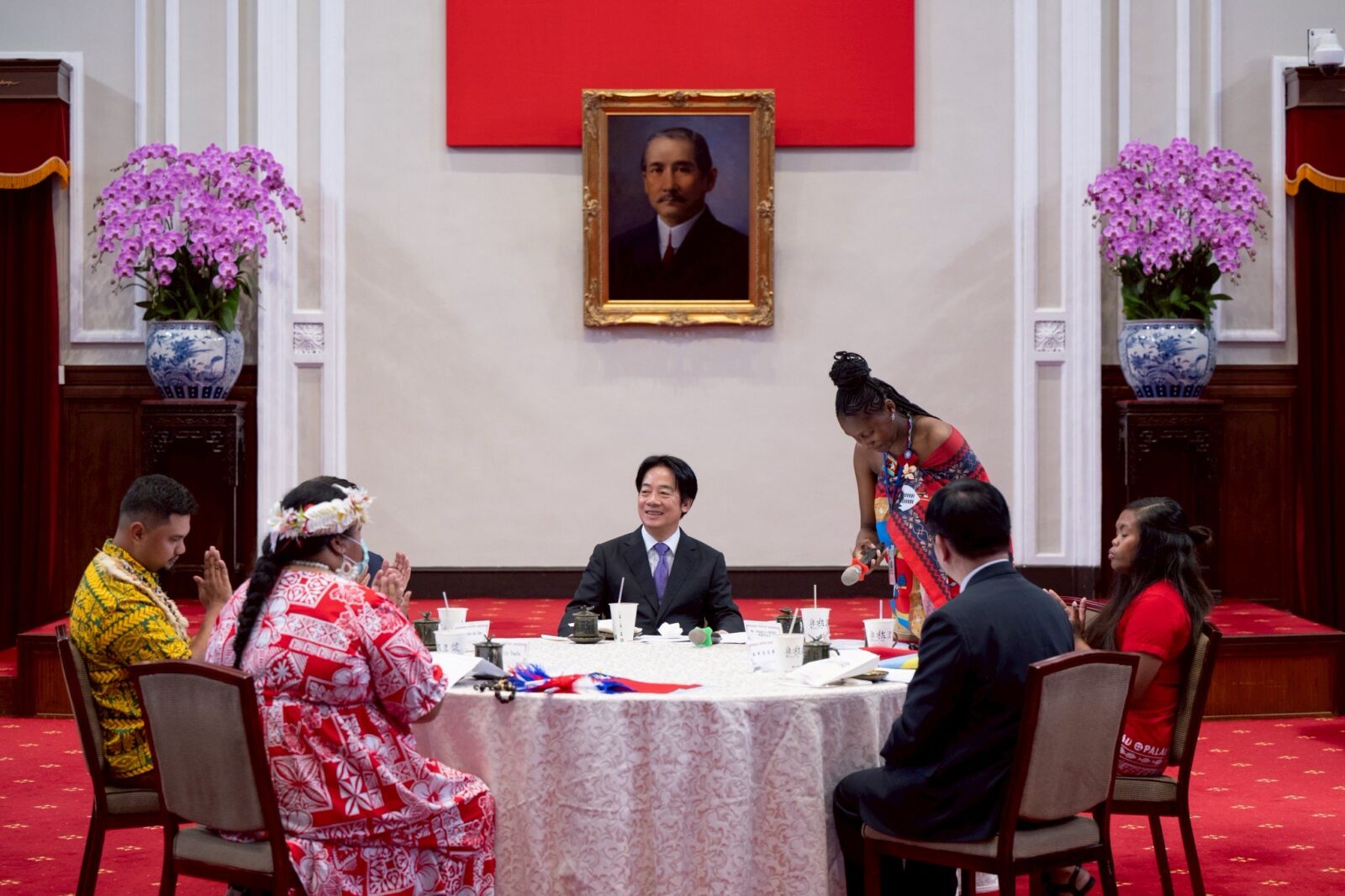 豆漿燒餅迎賓　賴清德府內款待友邦青年展現台灣溫情 203