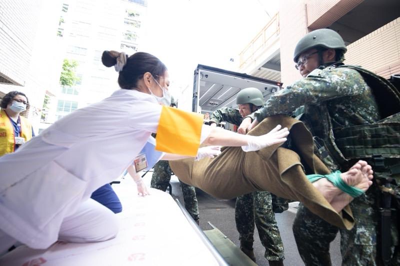 強化戰災應變!為恭醫院首度參與國軍傷患後送演練