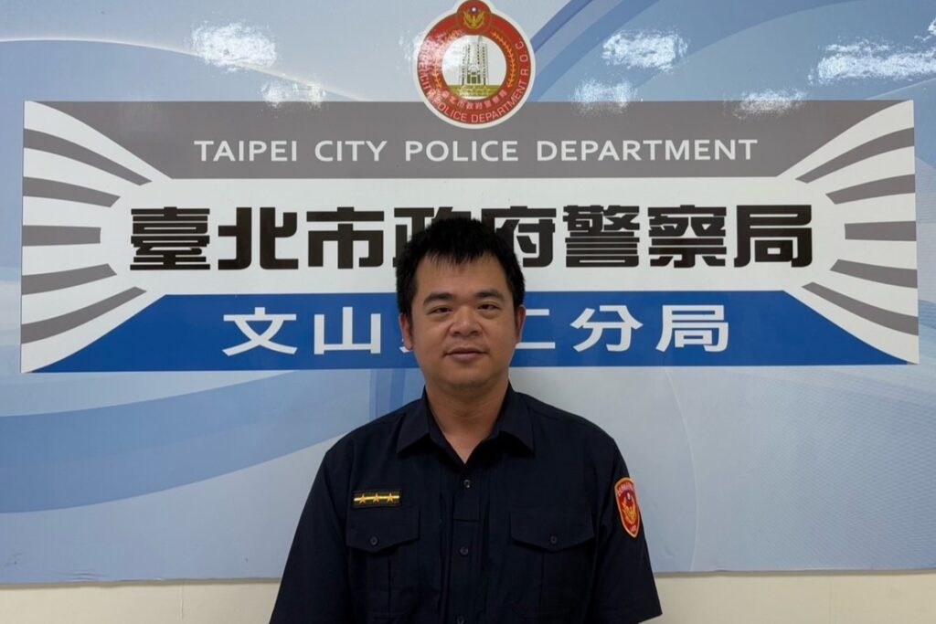 婦人提領鉅款遭阻大暴走 警苦口婆心當場阻詐600萬 1 潘韋良 1