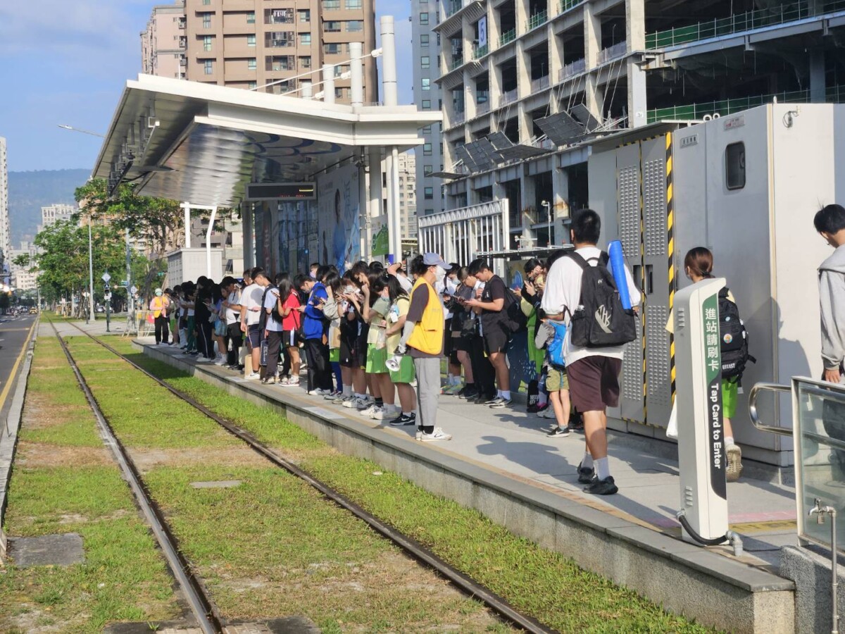 高雄輕軌打造友善通學就醫路網　通勤旅次上半年成長17%展現便捷效益