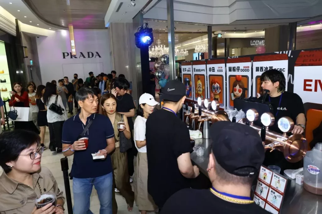 微風南山「潮頑之夜 GEN Z LUXE NIGHT」館內活動人潮照