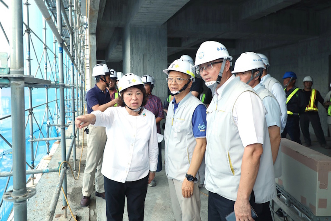 嘉義市長黃敏惠視察西區區政大樓工程進度 整合多功能空間 期盼串聯周邊帶動區域發展