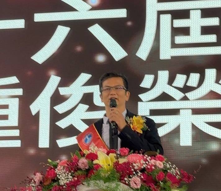 ▲高雄市屏東縣同鄉會刷新紀錄！鍾俊榮就任理事長 聚焦關懷、傳承與青年參與。
