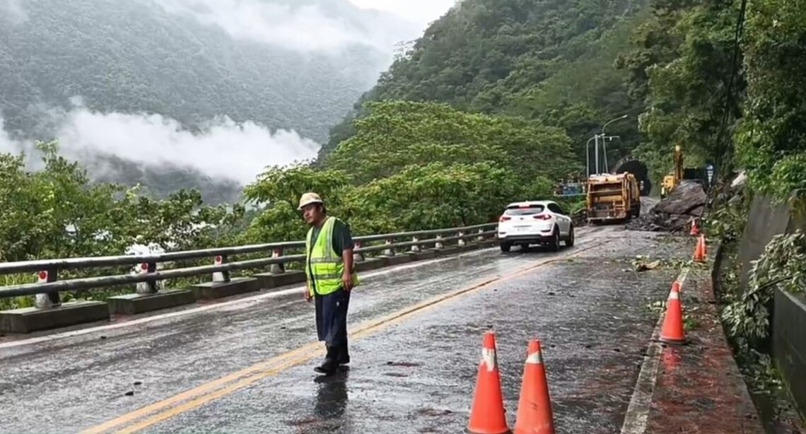 海端鄉下馬路段邊坡坍方已排除 恢復正常通行