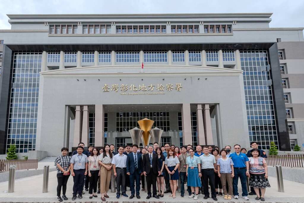▲彰化地檢署進駐新大樓，今日舉行升旗典禮全面啟用。（彰化地檢署提供）