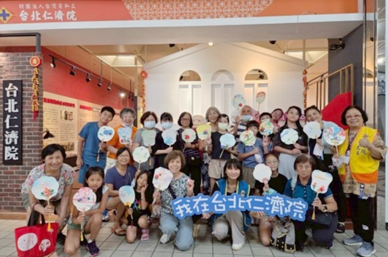 仁濟院樂齡課程新體驗  「祖孫共學」阿公阿嬤超尬意